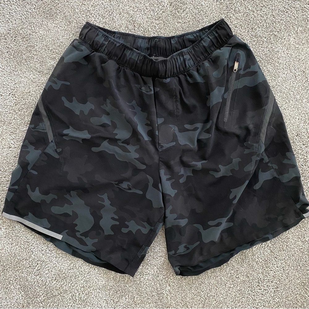 Men's Lululemon Black Camo Shorts